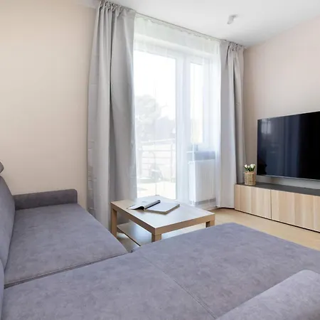 Spacious With A Large Balcony & 3 Bedrooms By Renters Apartmán